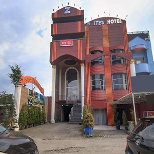 Oyo 2574 Z Suites Hotel